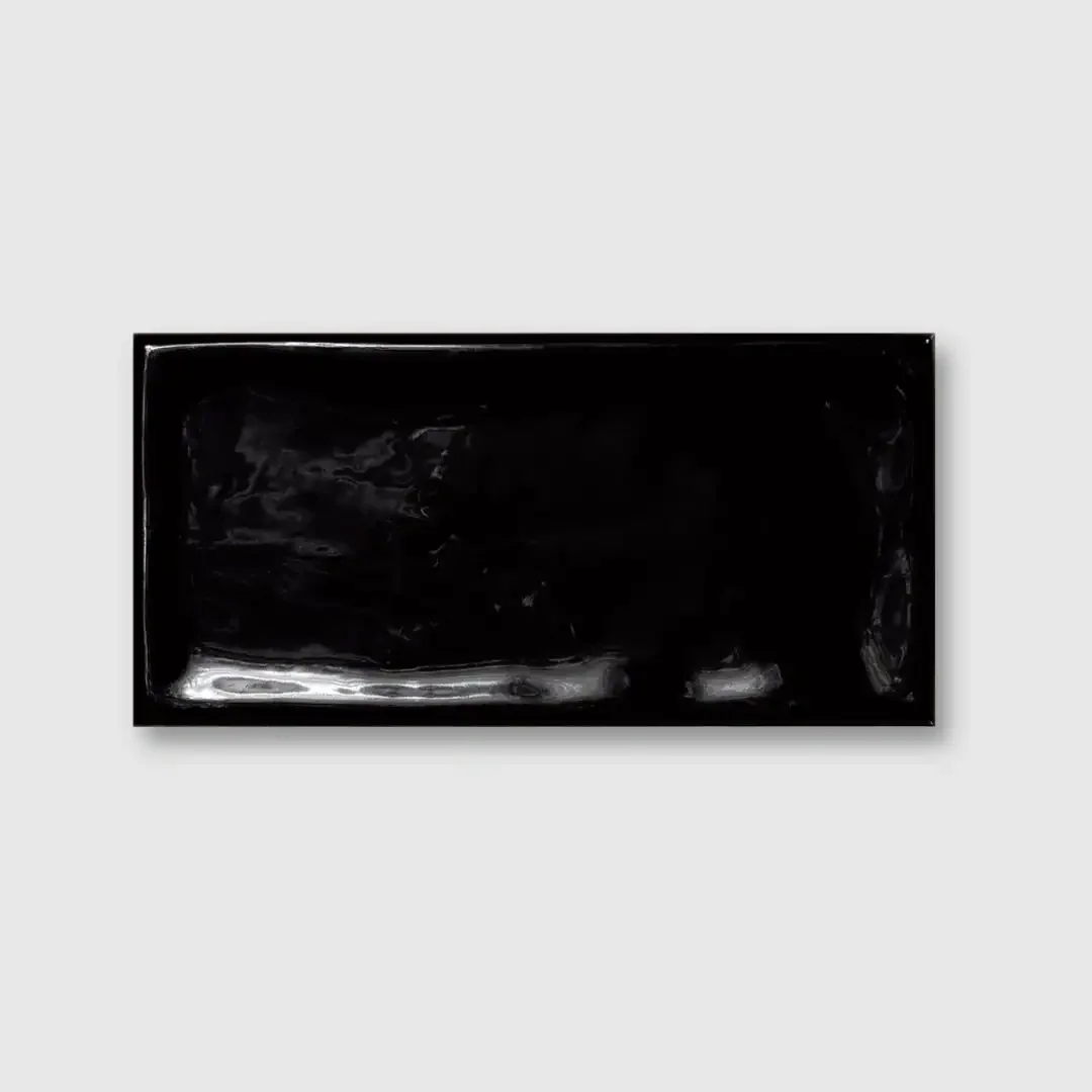 Chic Black 7.5x15